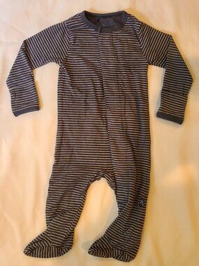 Navy Skinny Stripe CloudStretch Magnetic footie (0-3 mo)